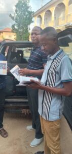 Livraison du livre du Professeur Butsana aux élèves (2025-2026)